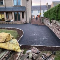 Resurfacing driveways in the North East with tarmacadam